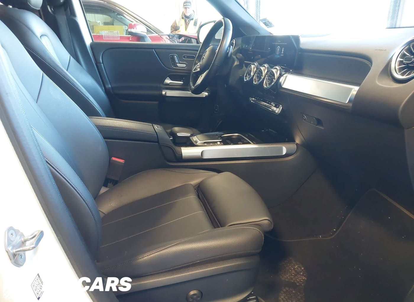 Mercedes-Benz GLB 250 4MATIC 2023 — 5